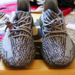 Yeezy Boost 350 plz see details at description box